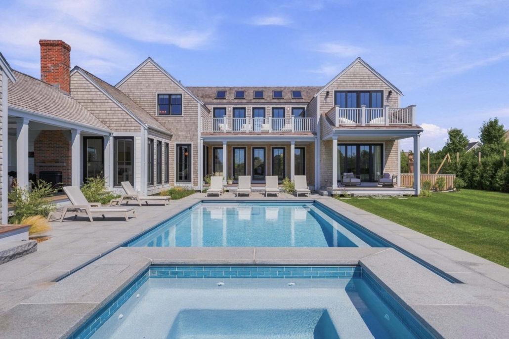 Nantucket Builders Maury Associates custom home on Cannonbury Lane